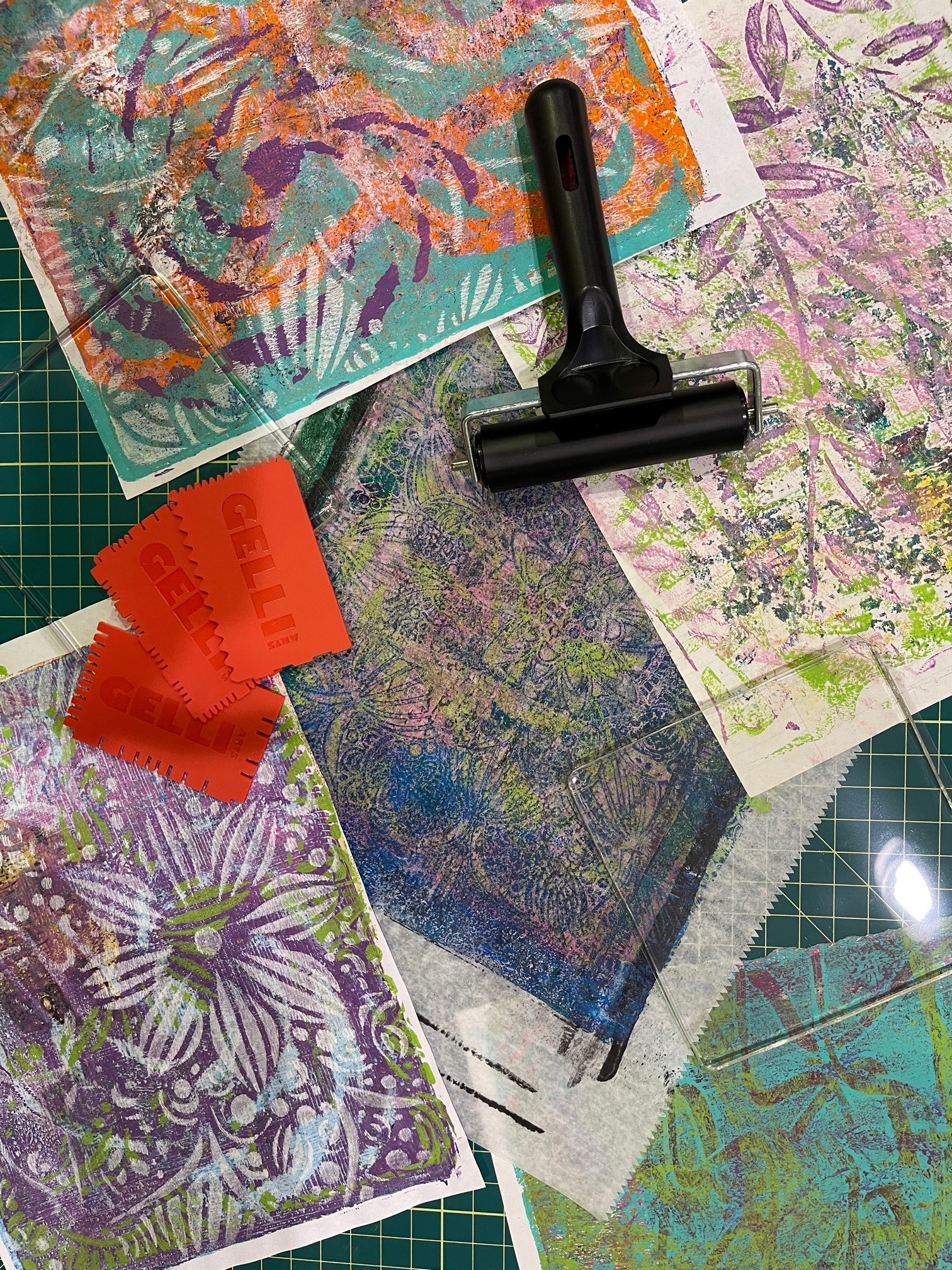 image of prints made using silicone gel slabs and brayer