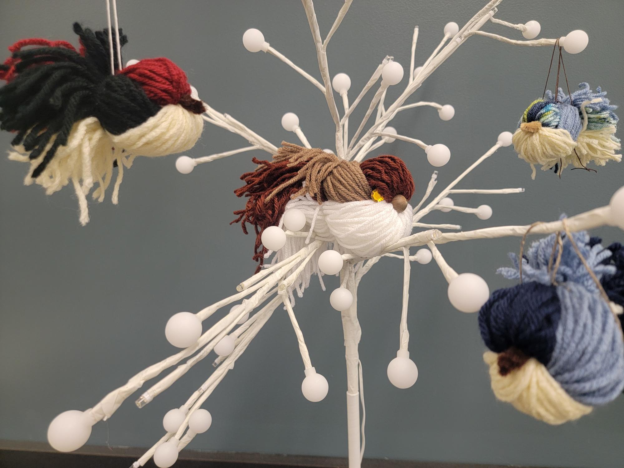 4 yarn birds